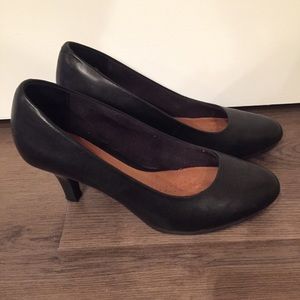 Clark’s Black Leather High Heel Sz 7